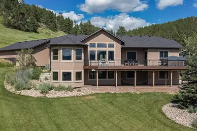 Image de Premier Home In Sturgis  With Hot Tub And A View