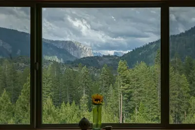 Image de Premier Yosemite\/Foresta home with views of Half Dome and El Cap from all rooms!