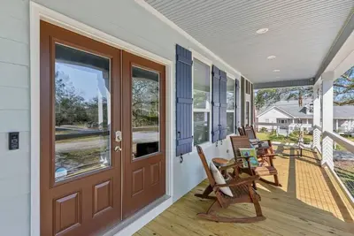 Image de Pelican Bay - 3 bed 2 bath luxury home