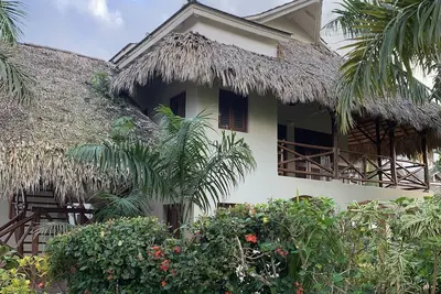 Image de Tropical Private Condo in Playa Bonita! 3 min walk to beach.