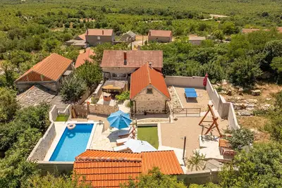 Image de Belle maison Ă Bruska avec WiFi