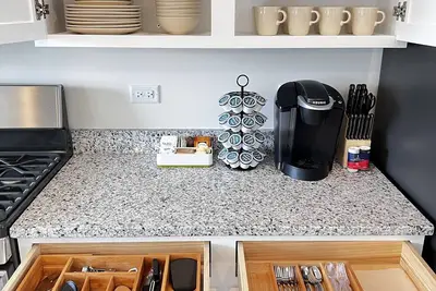 Image de Beautiful Bright Modern Townhome, 3 bdrm, 2. 5 bath, pets allowed.