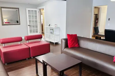 Image de Spacious 5 bedrooms sleep 22