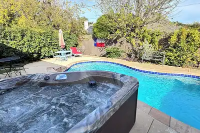 Image de Private Hot Tub & Pool, Fenced Yard, & Walking Distance To Shopping