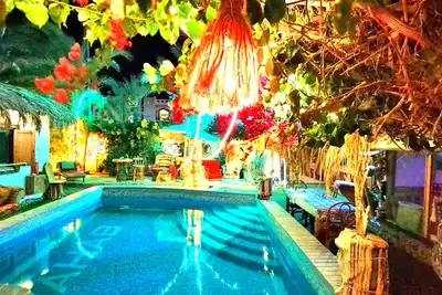 Image de Bungalow avec Piscine - Jardin - Jacuzzi