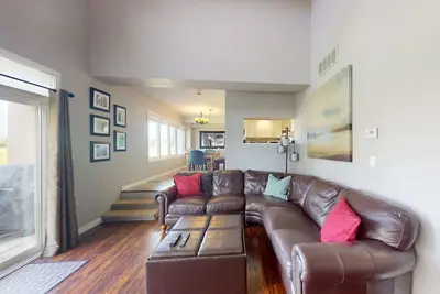 Image de Mountain retreat with a balcony, grill, fireplace & tennis access - walk to lift