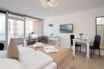 Image de Modernes App. mit Balkon, Meerblick, Pkw-stellplatz, Wlan. Haustiere Erlaubt