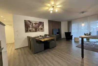 Image de Modern and centrally located holiday apartment with a large balcony.