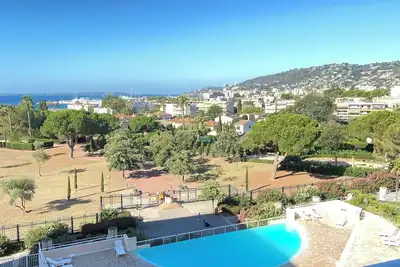 Image de Juan les Pins, vue feerique, piscine, parking, ascenseur