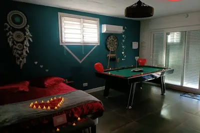 Image de Suite privative avec jaccuzi Billard et terrasse a 10 min de Cité de Carcassonne