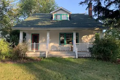 Image de Island Home in Stella- steps to the lake