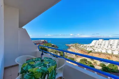 Image de Maison de vacances \"Bonito Estudio Playa Paraíso\" avec vue sur la mer, piscine partagée et Wi-Fi