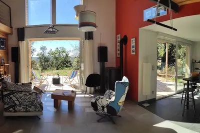 Image de Maison spacieuse avec Vue dégagée, au départ des sentiers