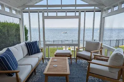Image de Cozy Waterfront Home In Portsmouth