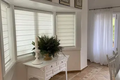 Image de Newly renovated golf villa with golf course views