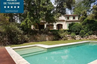 Image de Maison 260 m2, 5***** Climatisee, 5 Chambres, 6 Salles D'Eau, Piscine Chauffee,