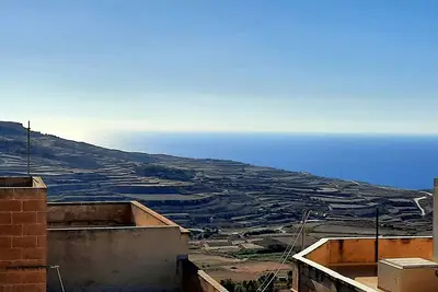 Image de Townhouse, roof bbq area with views, Ac, Wi-Fi