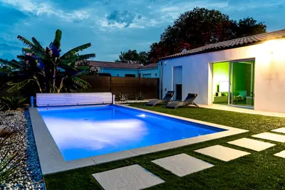 Image de Dolus D'Oléron, maison neuve, calme, tout confort avec piscine privée chauffée.