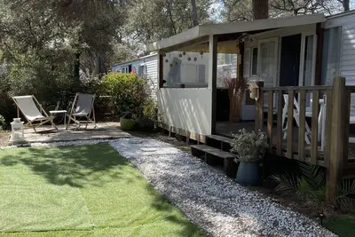 Image de Mobil-home à Oasis Village camping 5 étoiles 🌴