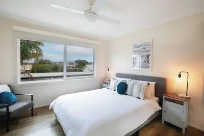 Image de 'The Grove' Beach Home. 5 min walk to the beach!