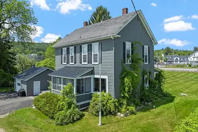 Image de Lake House with Sweeping Views of Winnipesaukee