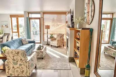 Image de Lakeside Sandy Feet Retreat