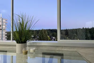 Image de Luxury  West End Penthouse, 4 minutes from the beach
