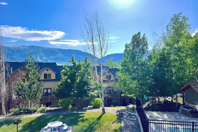 Image de Ski & Lake Family Mountain Condo Getaway! Steps to hot tub, pool & game room