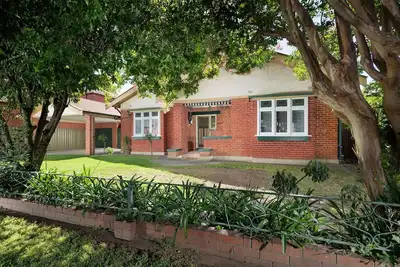 Image de Braeside- Victoria St's Secret - Gorgeous four bedroom, two bathroom Federation style central home