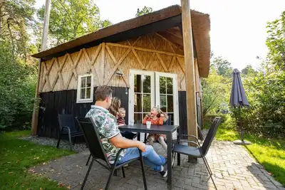 Image de Special overnight stays in one of our Drentse Hooikiepen