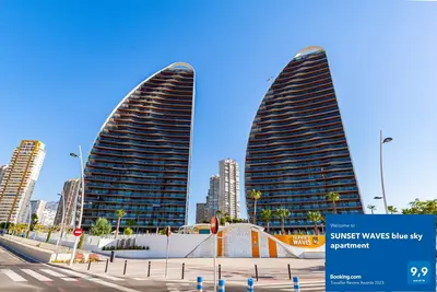 Image de Sunset Waves blue sky apartment