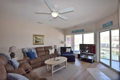 Image de Waterfront Condo/Bristol Bay/Screened in balcony/Boat Slip Available & Garage