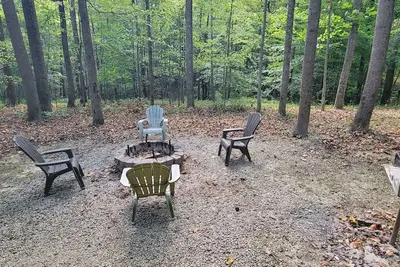 Image de Quiet and Cozy Cabin in the woods!