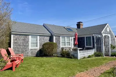 Image de Cozy Beach Cottage in North Truro - Private Beach & Outdoor Shower!