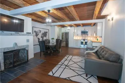 Image de Riverfront 4 Bed friends/family reunion home