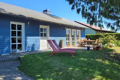 Image de Vacation home near the lake, children and dog welcome