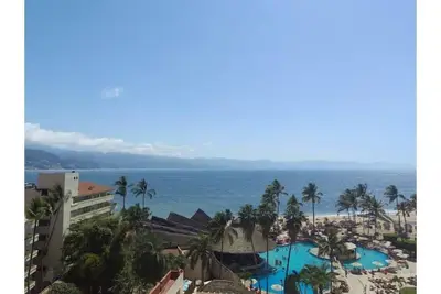 Image de Amazing ocean view Condo! Just fully remodeled! Just steps from the beach!