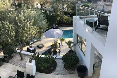 Image de Villa Etage Avec Piscine Proche Bord De Mer