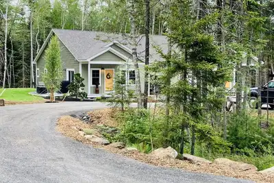 Image de Shipbuilder's Retreat, Unit 2, Sleeps 6, 5 minutes to Harbor