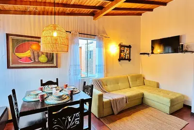 Image de Cozy apartment just 20 minutes from the Airport!