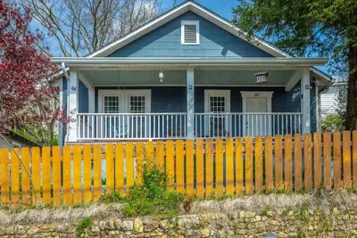 Image de The Blue Bungalow of North Shore