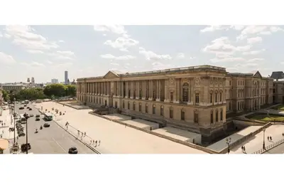 Image de Welcome to a glorious top floor Paris apt opposite the Louvre!