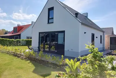Image de Luxury apartment for 5 people near the beach, fenced garden, pool.