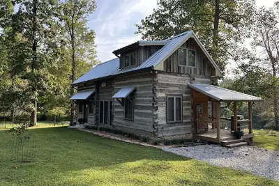 Image de Fairview Dogtrot Cabin close to Cummins Falls