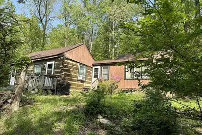 Image de Beautifully Restored Log Cabin in Bluemont, Va