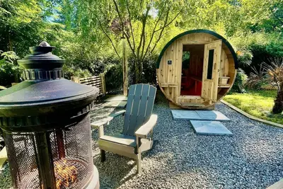 Image de Sauna + Cold Plunge @ Boho House on Bowen Island