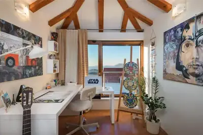 Image de 65m2 Star Wars Apartment with a sea view.