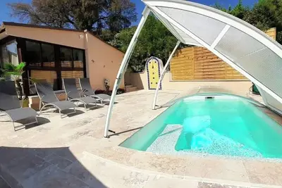 Image de Chalet dans un domaine paradisiaque avec piscine