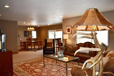 Image de Flying T Ranch House - Mountain Views! 3 bdrm