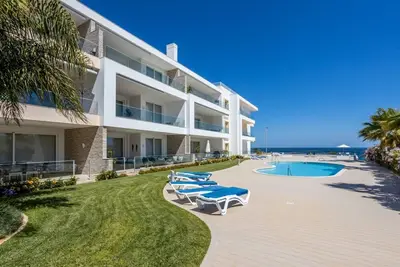 Image de CoolHouses Algarve Lagos|3 Bed Flat, outdoor/Indoor pool & Spa | Amor Ă Vida